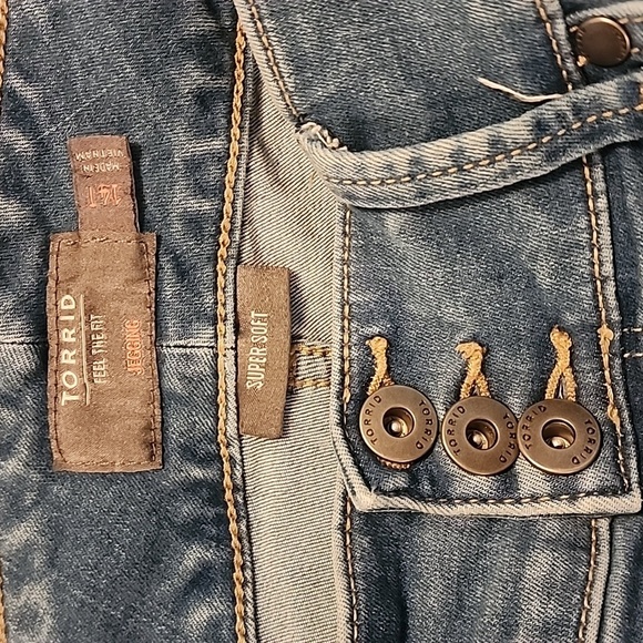 Torrid Jegging Super Soft Feel The Fit 14T Distressed Skinny Jeans - Picture 7 of 13